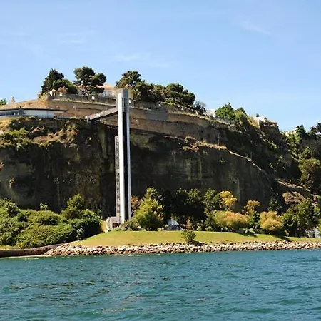 Big With A Terrace * Almada