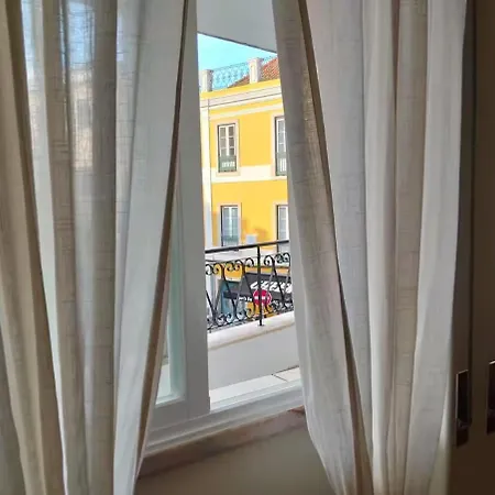 Big With A Terrace Lägenhet Almada