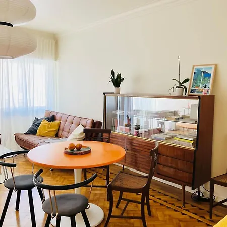 Big With A Terrace אלמאדה
